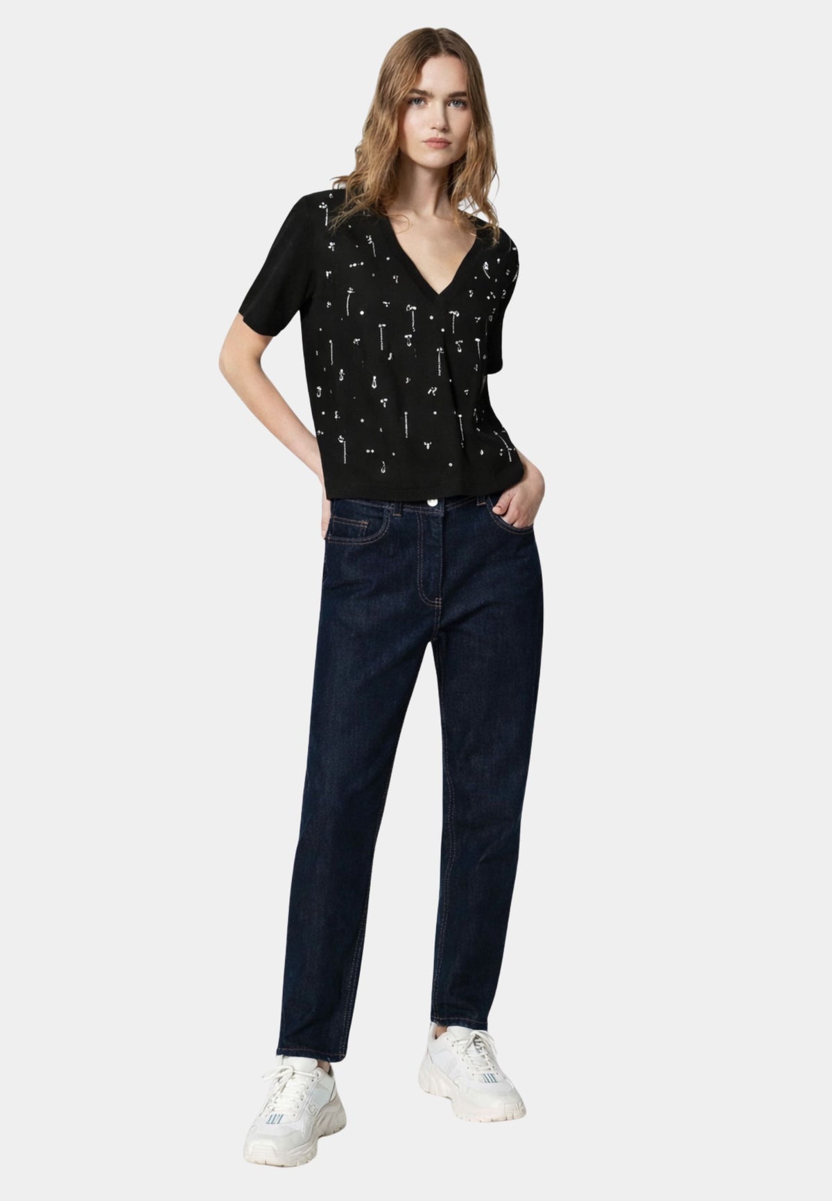 T-shirt cropped con ricami 