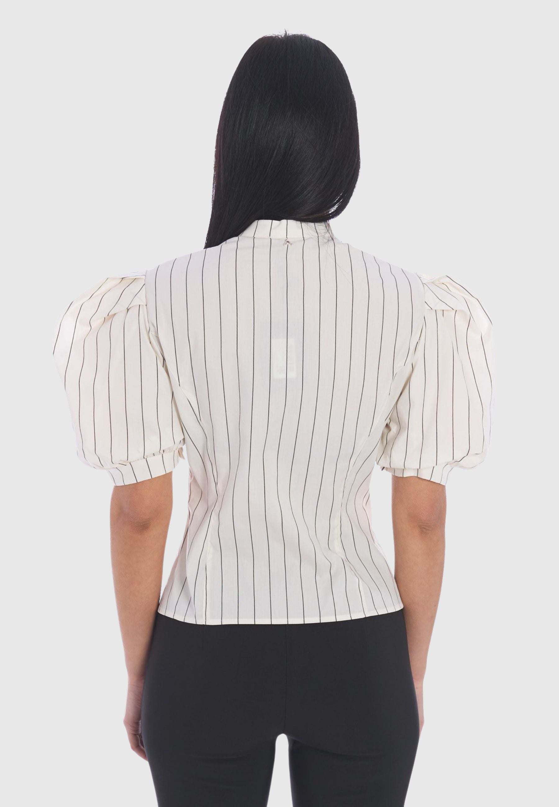 Camicia in popeline a righe con macramè 
