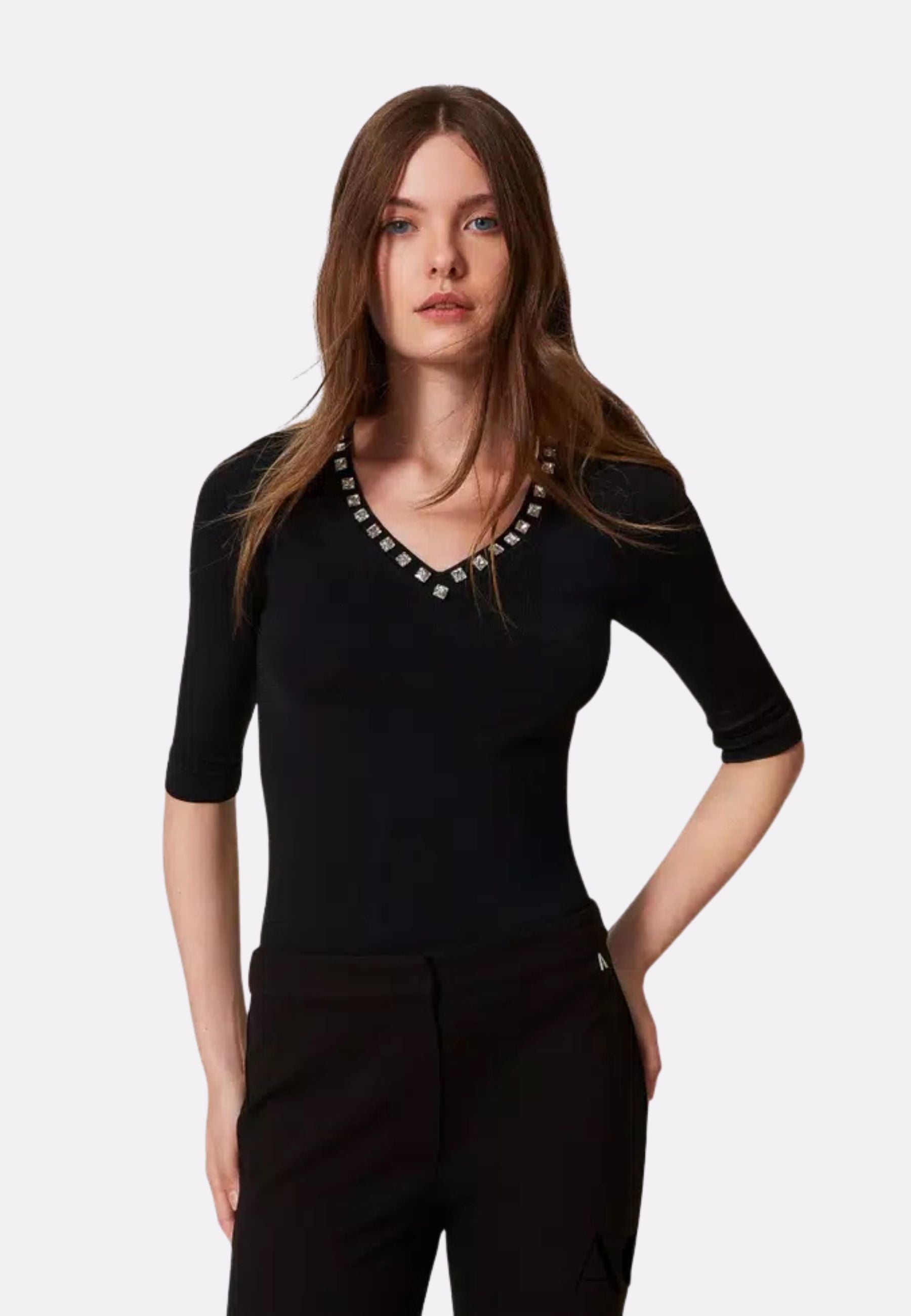Maglia fitted con strass allo scollo - Actitude 