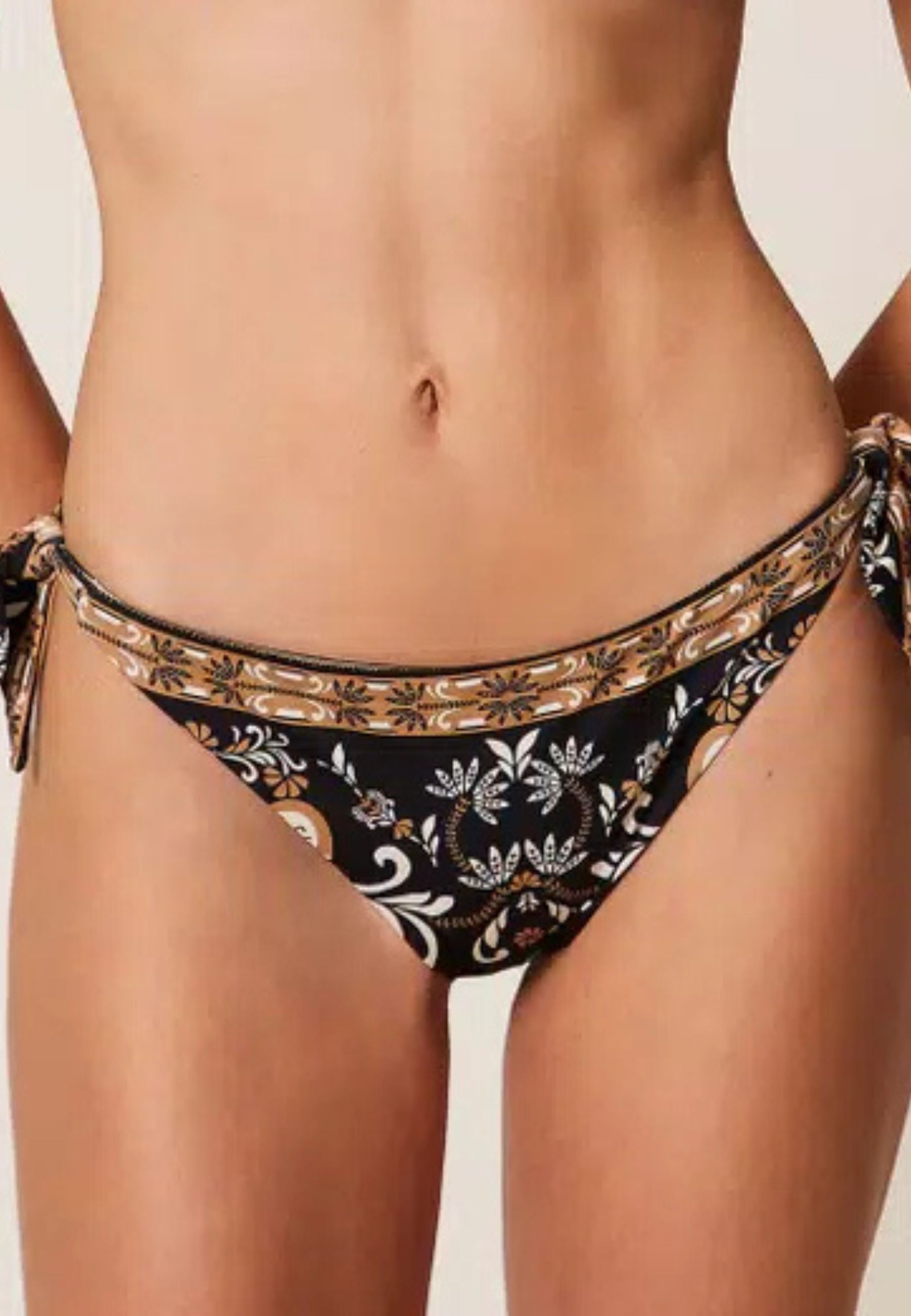 Bikini Twinset con top push-up e slip tanga stampa foulard esclusiva 