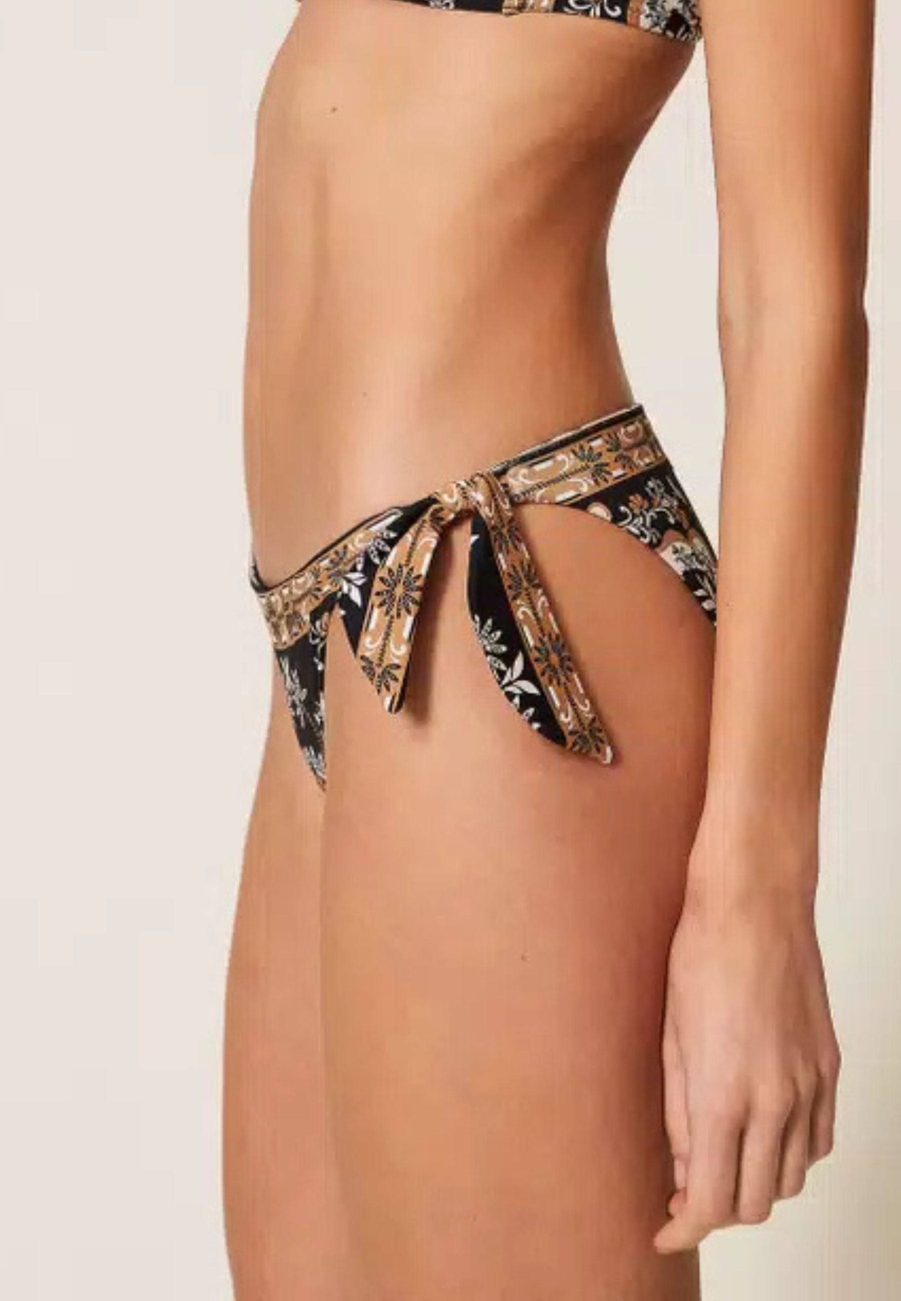 Bikini Twinset con top push-up e slip tanga stampa foulard esclusiva 