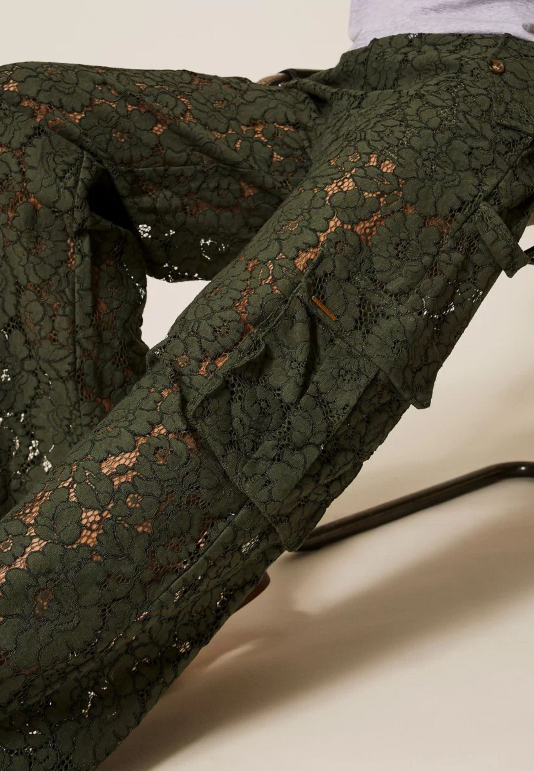 Twinset Milano - Pantaloni cargo in pizzo rébrodé 