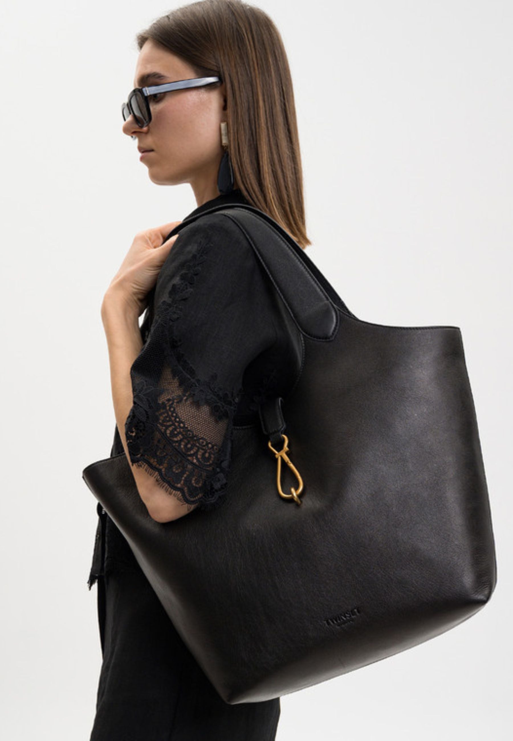 Borsa Tote Grande in Vera Pelle con Chiusura a Moschettone 