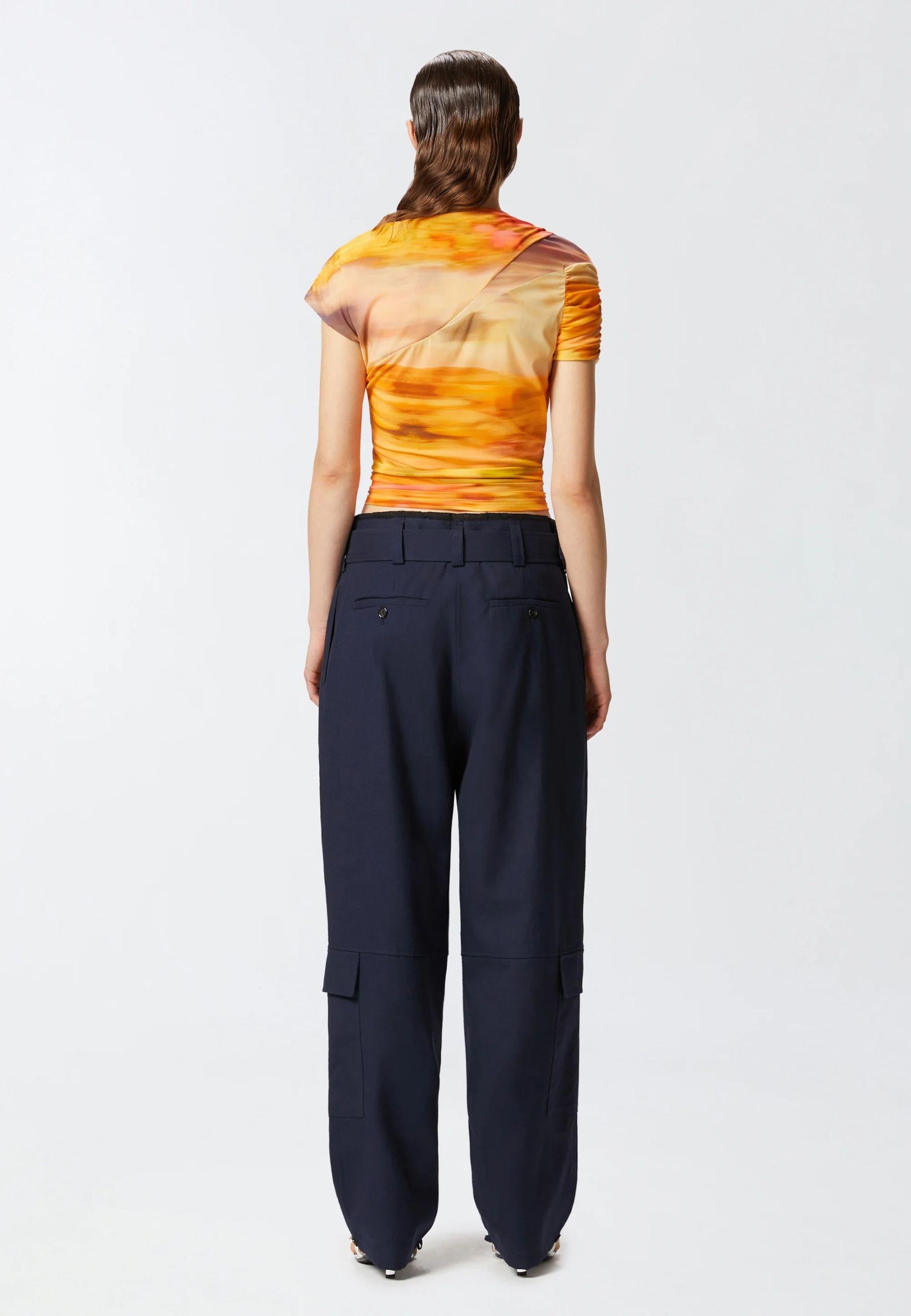Top cropped in jersey con stampa paesaggio astratta 