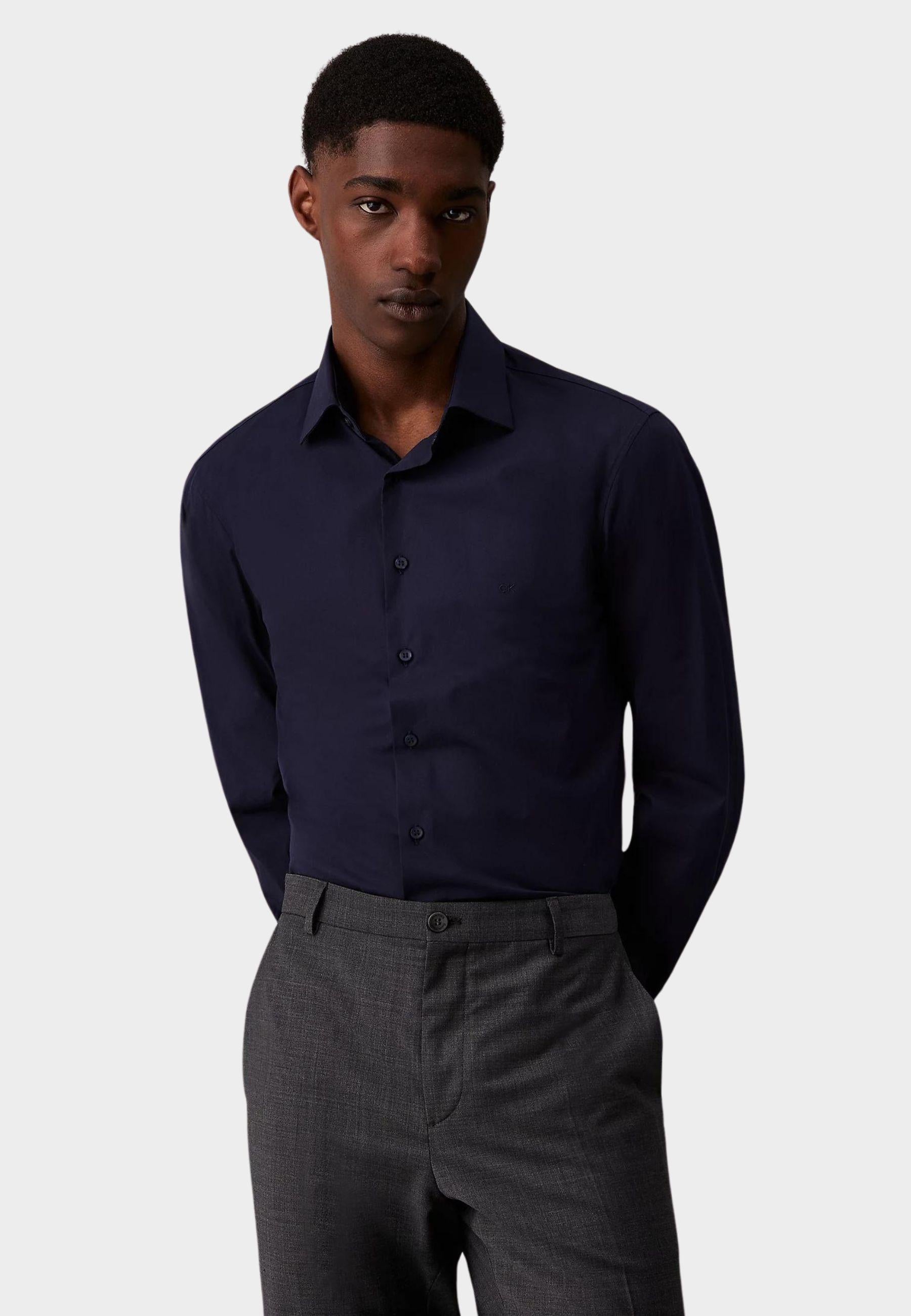 Camicia aderente elasticizzata in popeline 
