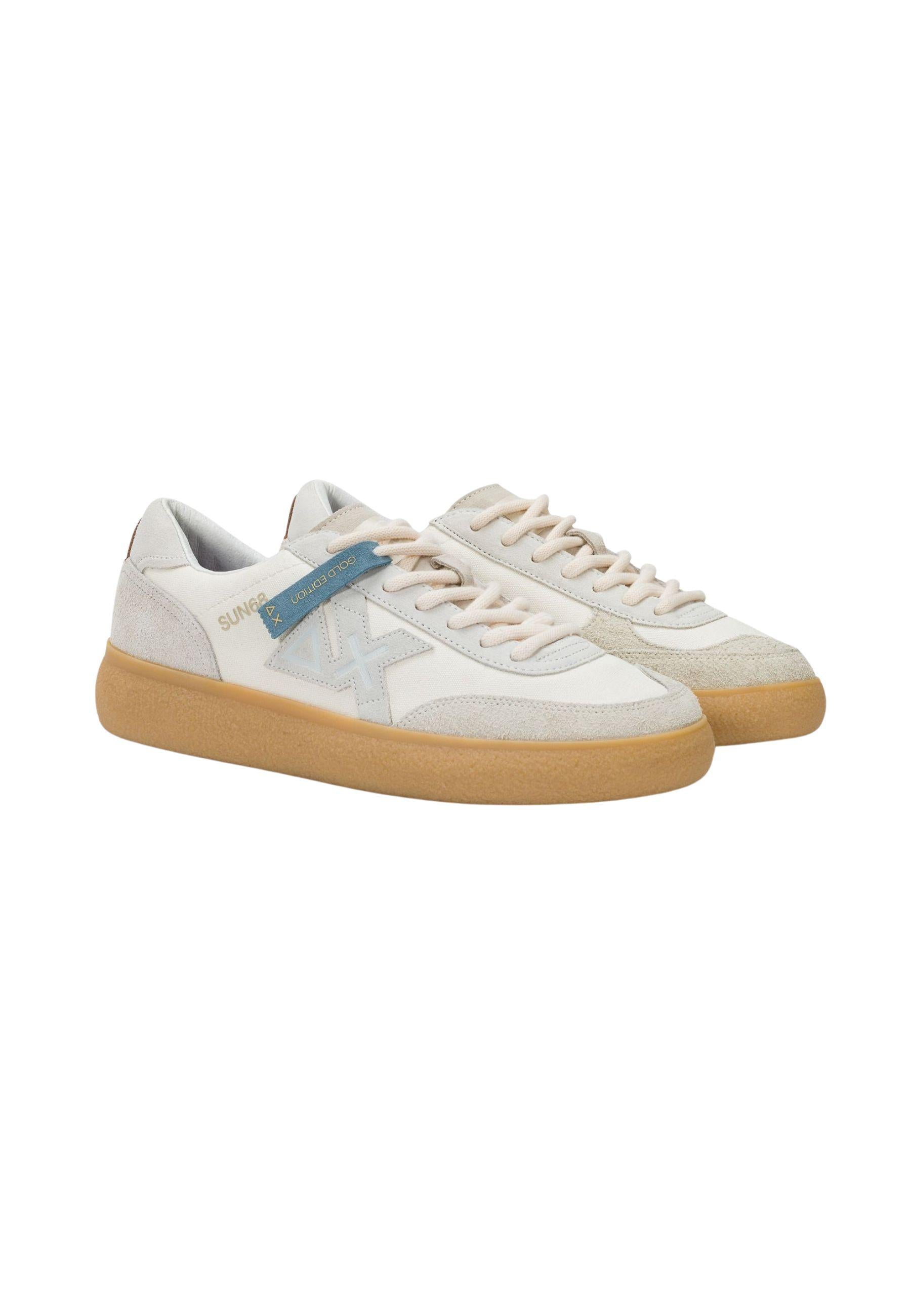 Luis Canvas Sneaker 