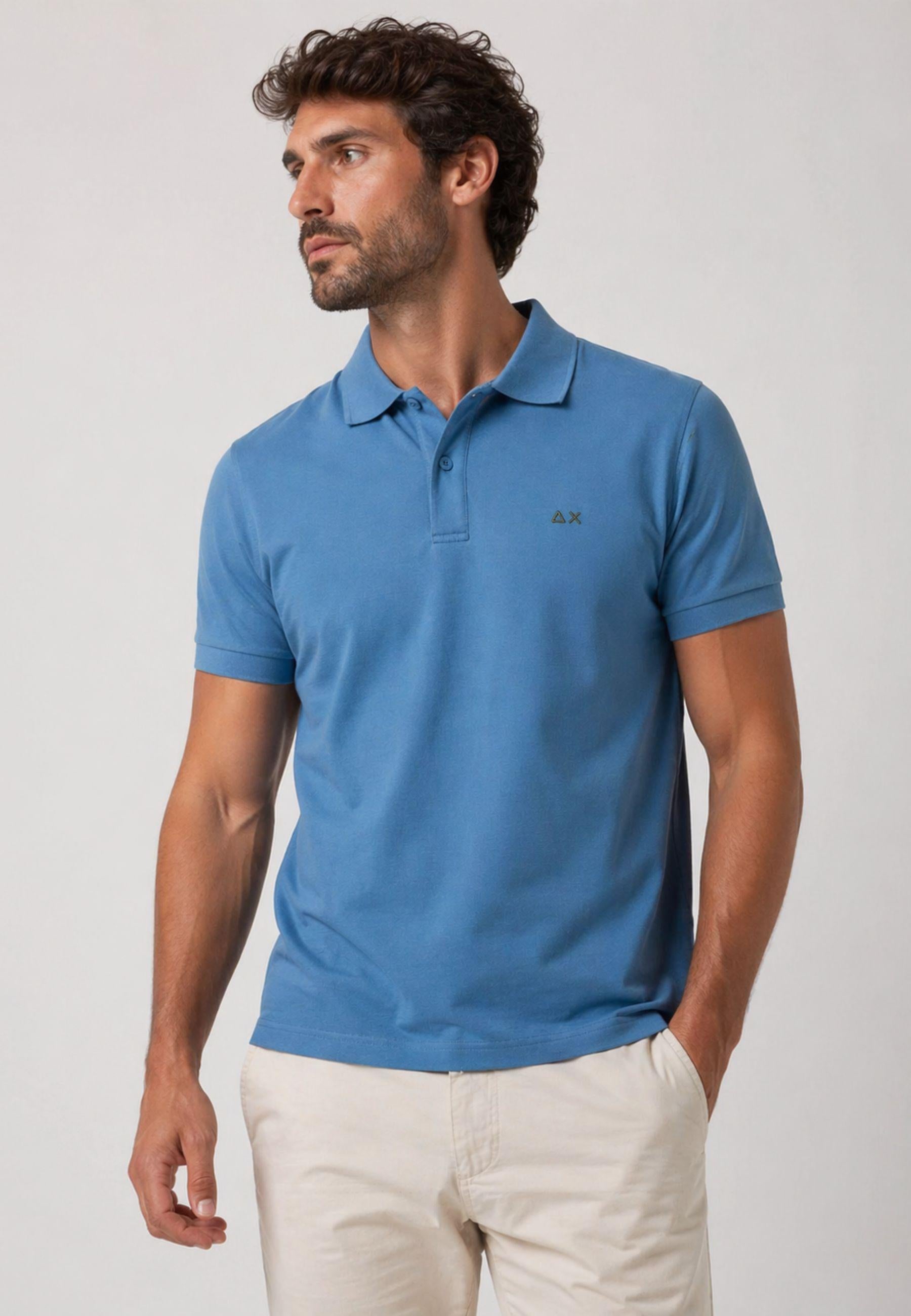 Polo in cotone blu avio con ricamo logo 