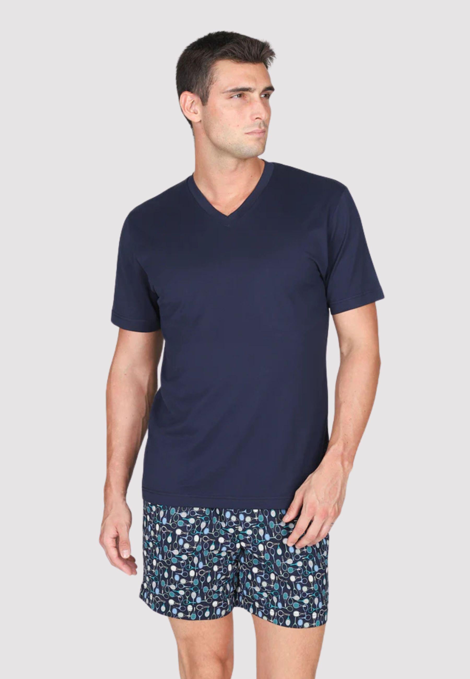 Pigiama corto scollo a v in leggerissimo jersey 100% cotone, fantasia "tennis" 