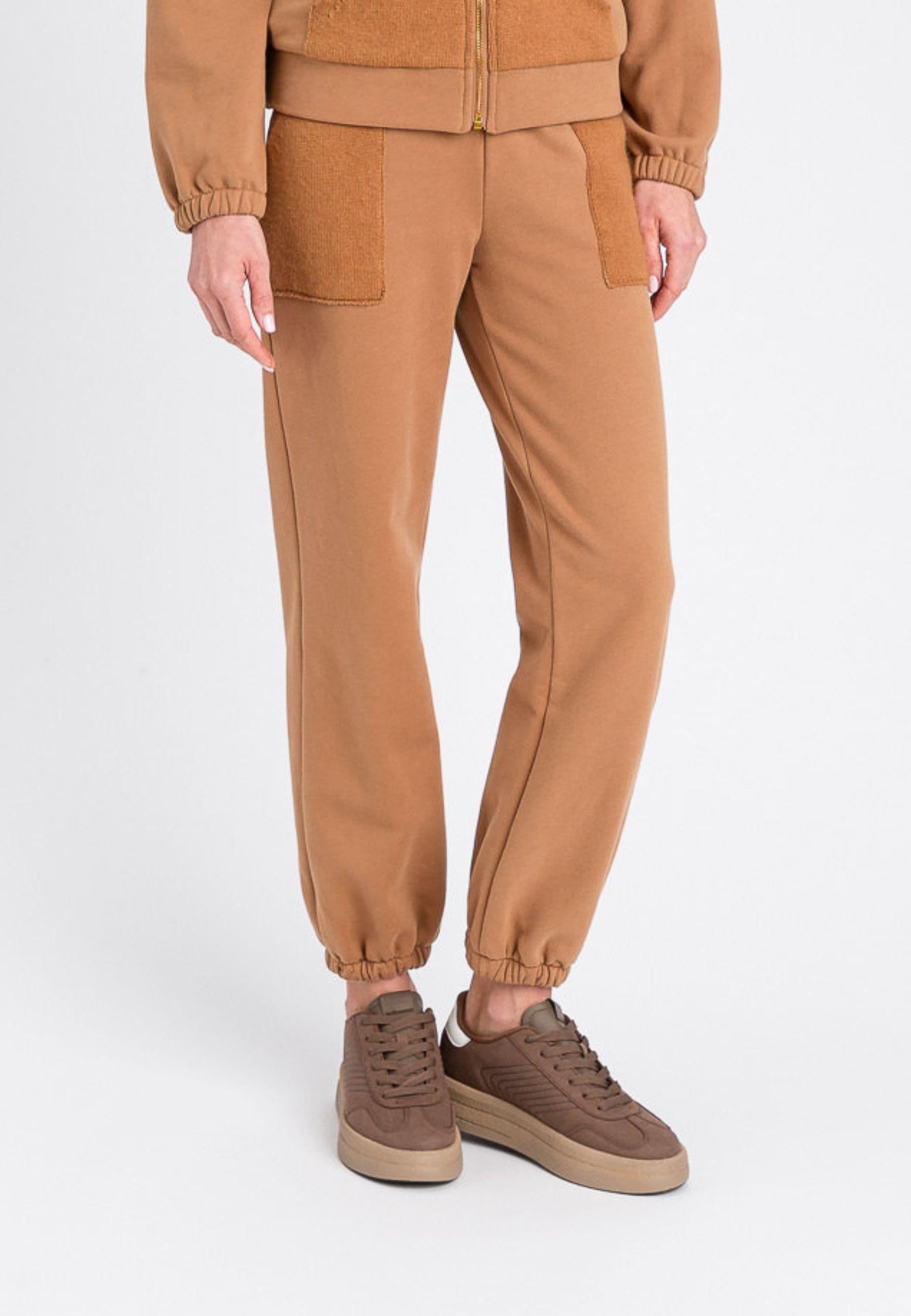 Pantaloni jogger con tasche applicate<BR/> 