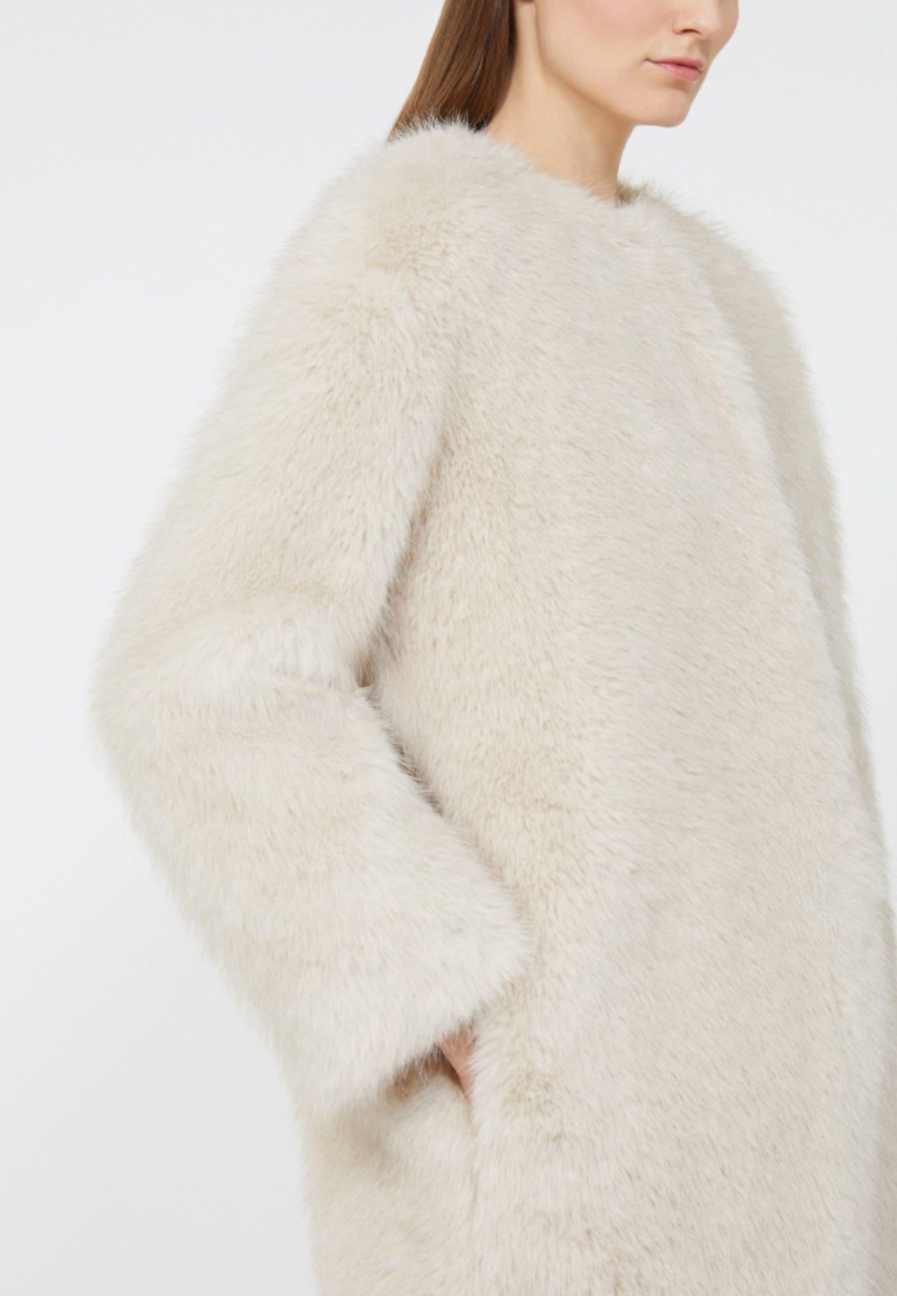 Cappotto in tessuto effetto faux fur 