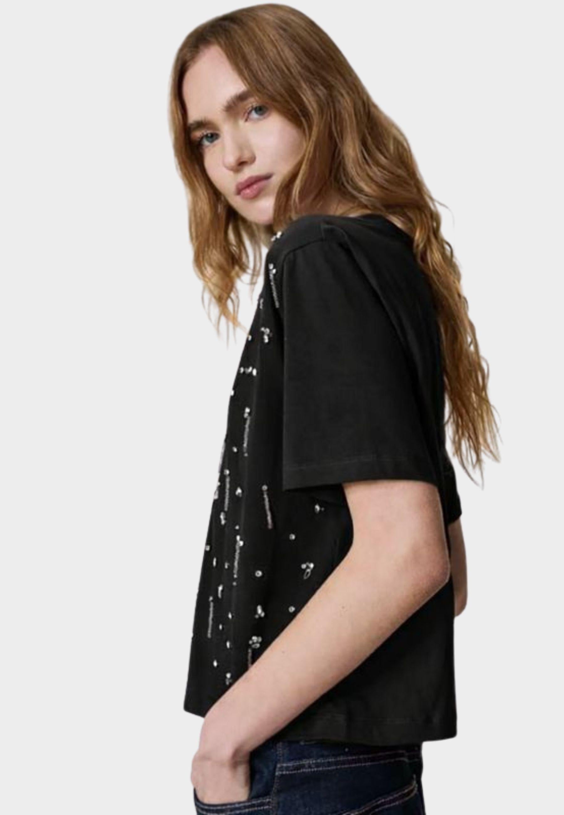 T-shirt cropped con ricami 