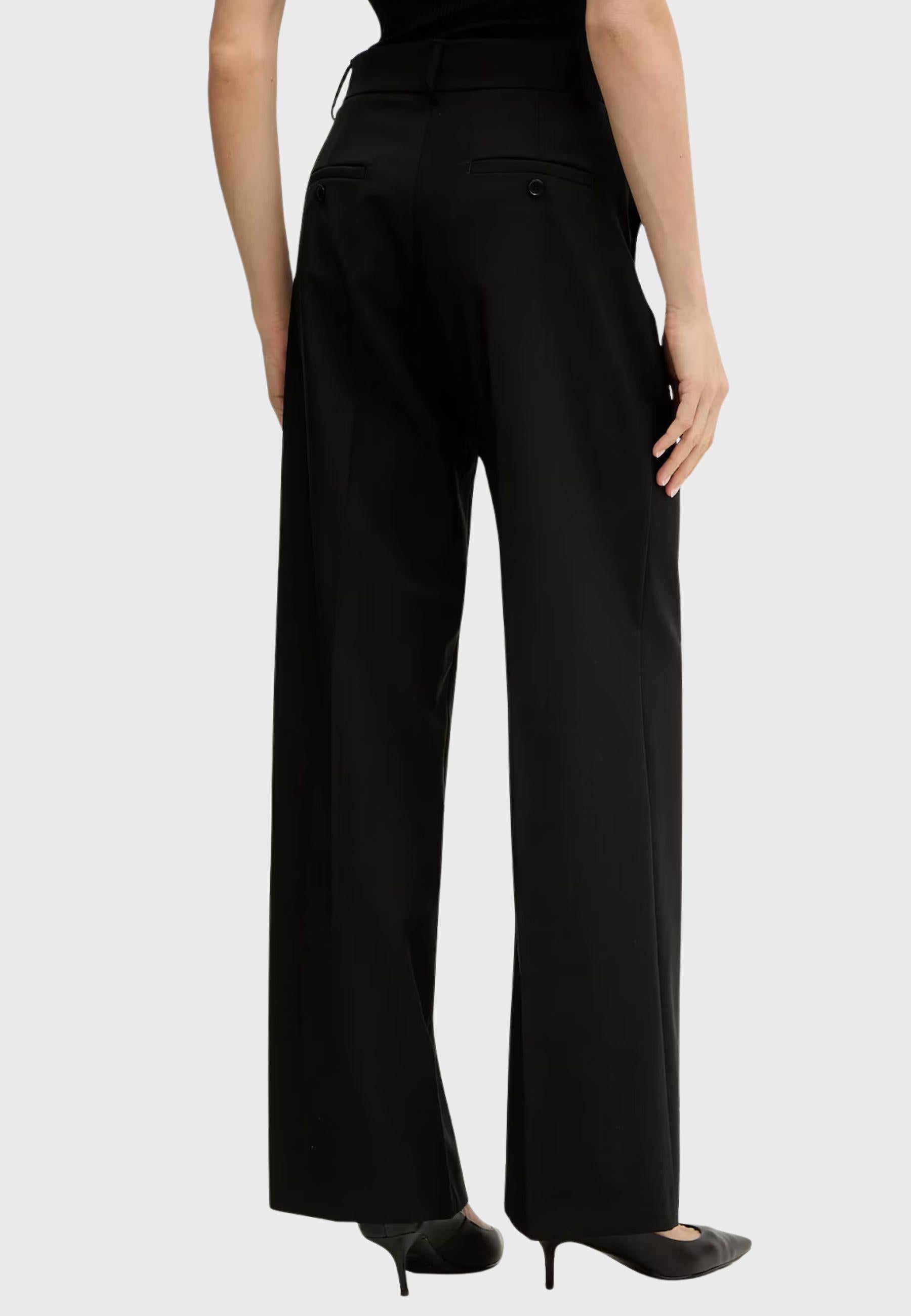 Pantalone a palazzo 