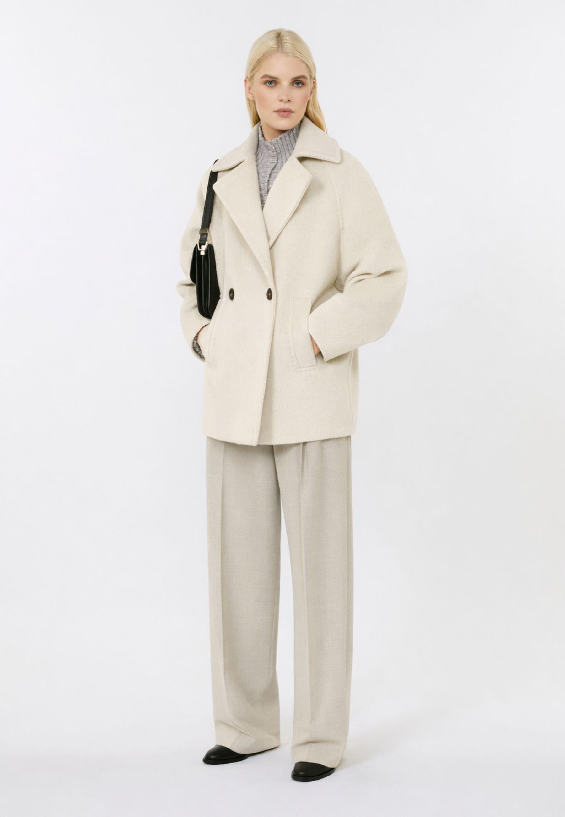 Cappotto corto doppiopetto in beaver di pura lana - linea oversize 