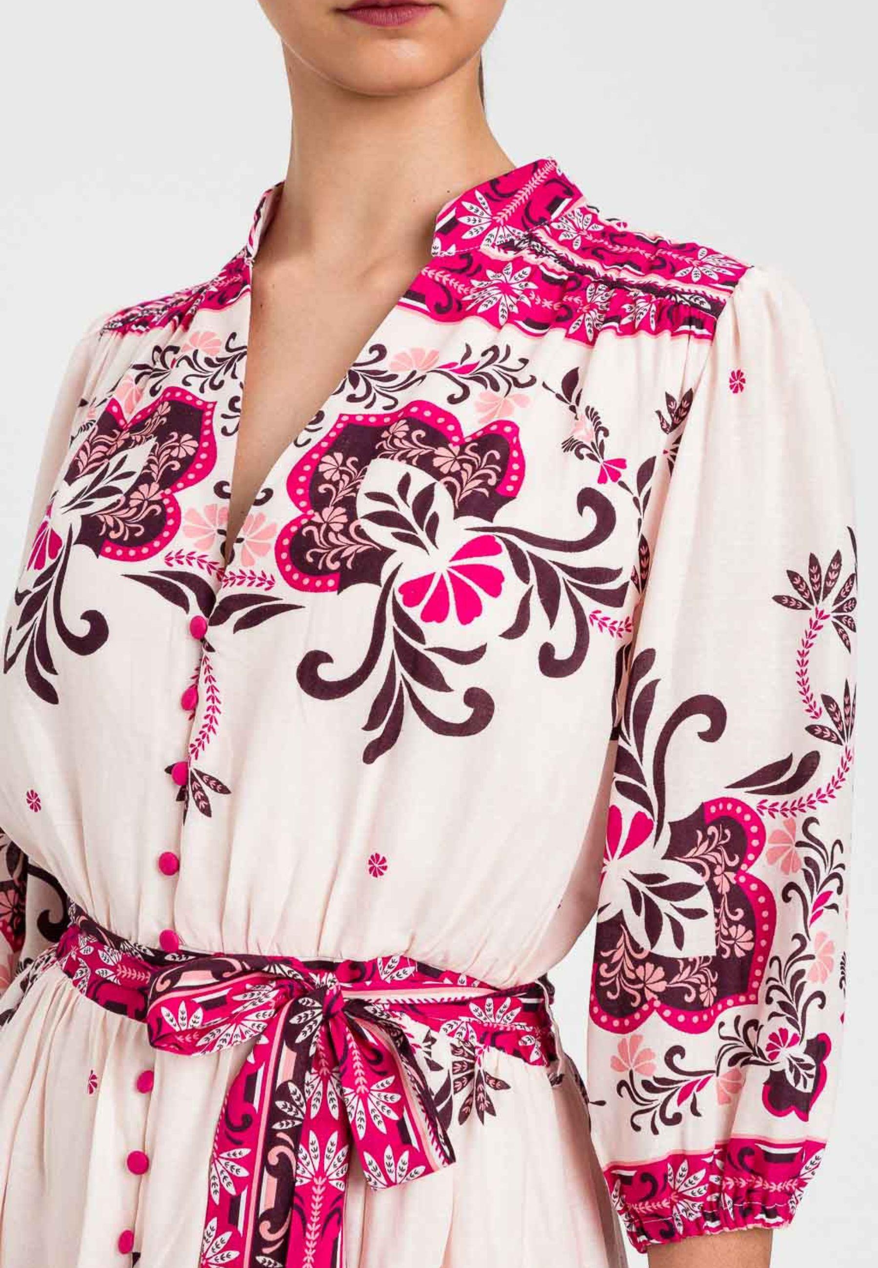 Abito corto fantasia con cintura - Stile boho chic e femminile 