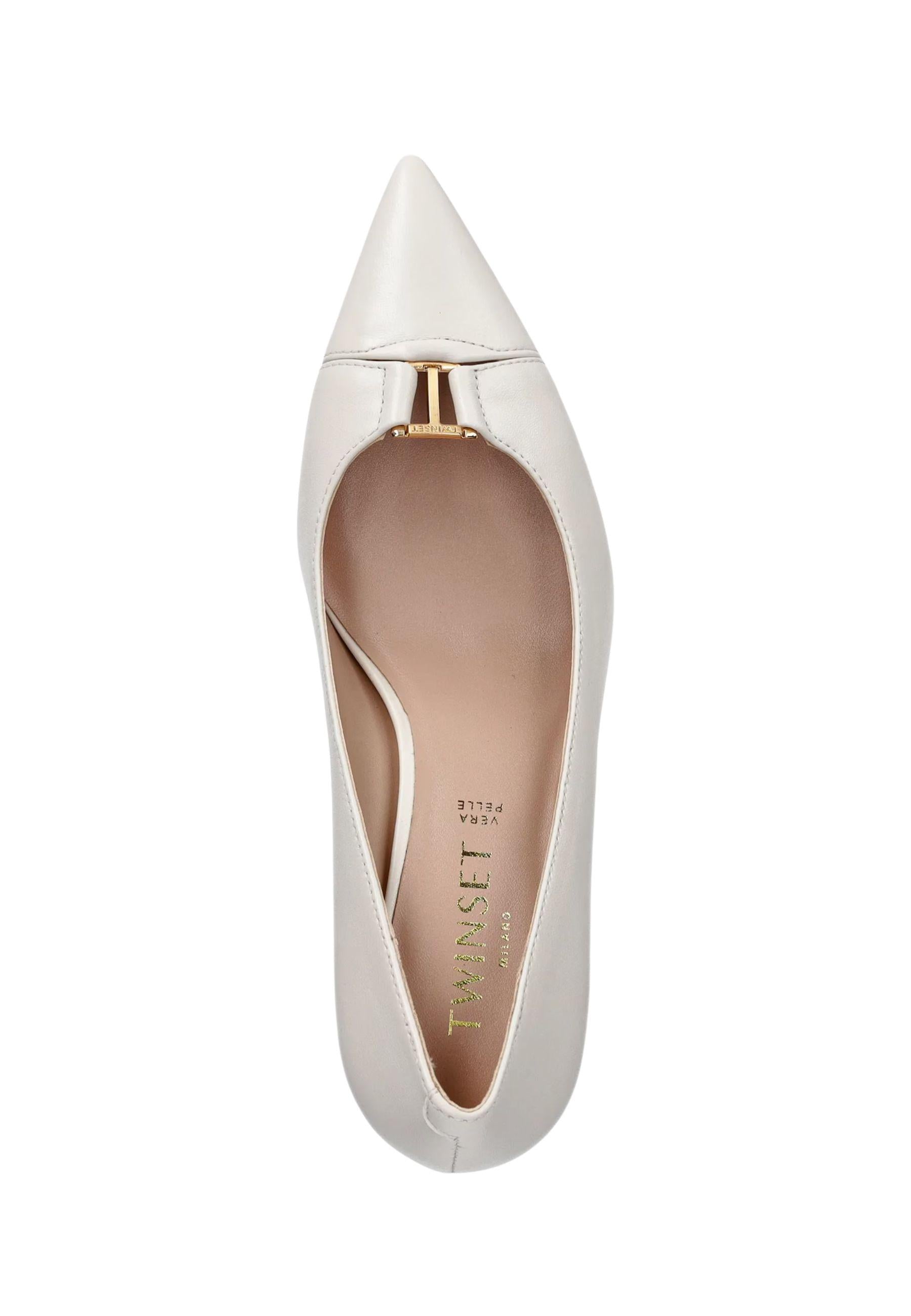 Décolleté medie in pelle con logo in metallo 