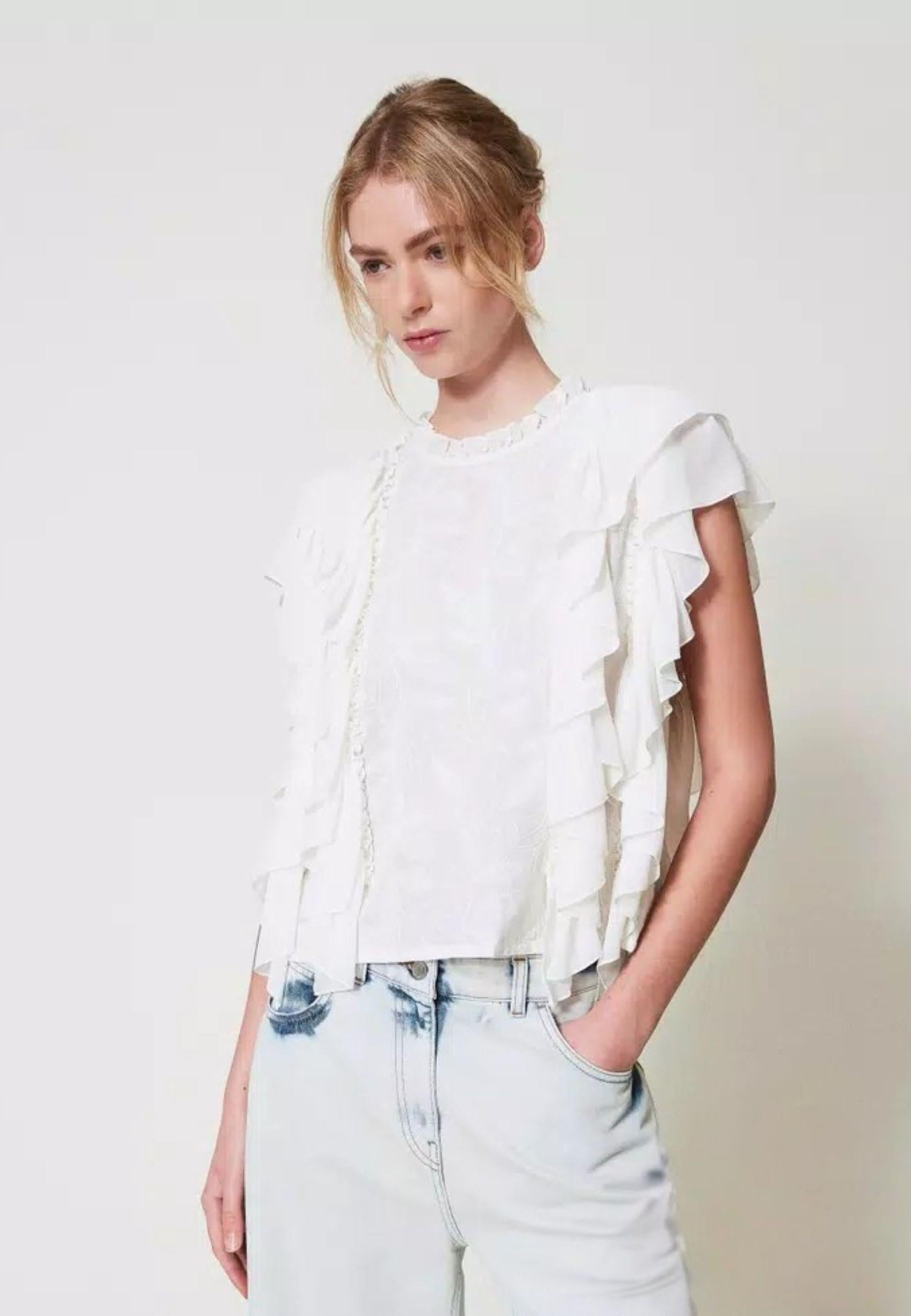 Blusa in mussola con volant e ricamo - Actitude 
