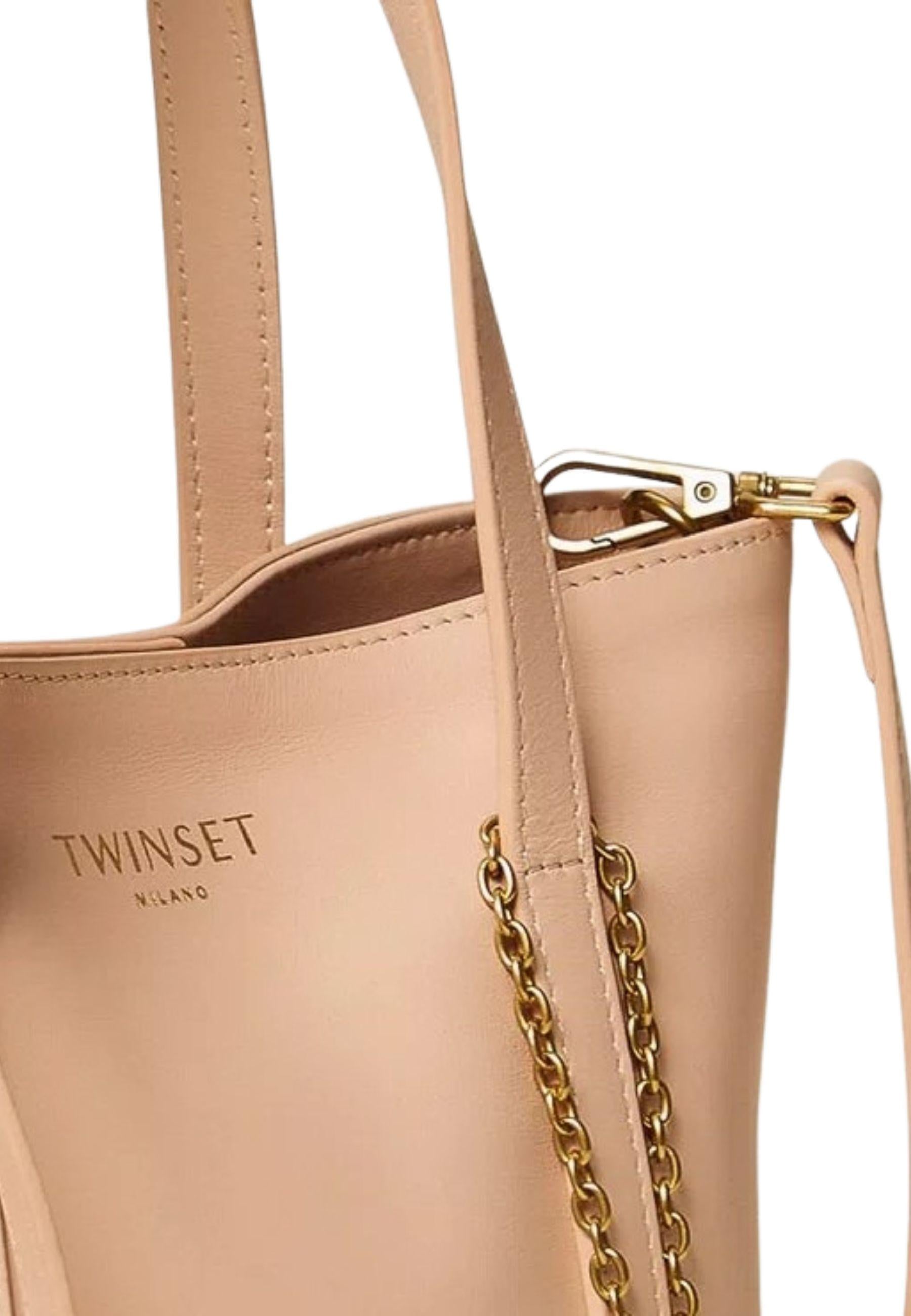 Borsa shopper in pelle con charm 