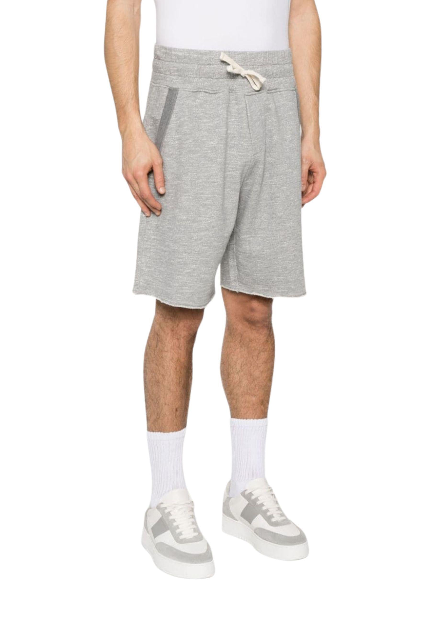 Shorts con applicazione 