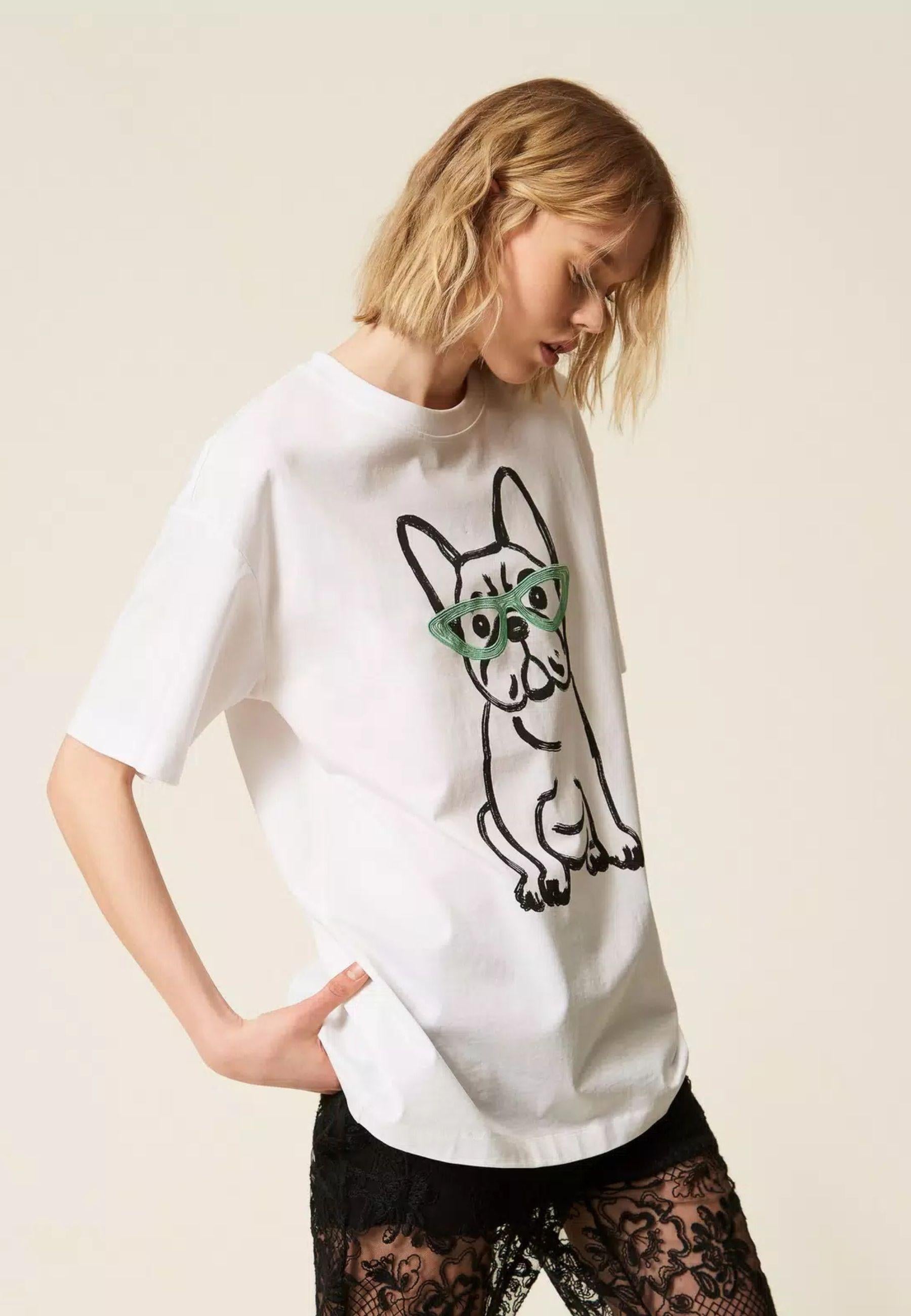 T-shirt Over Twinset Actitude x Myfo - stampa "Papers Bulldog" 
