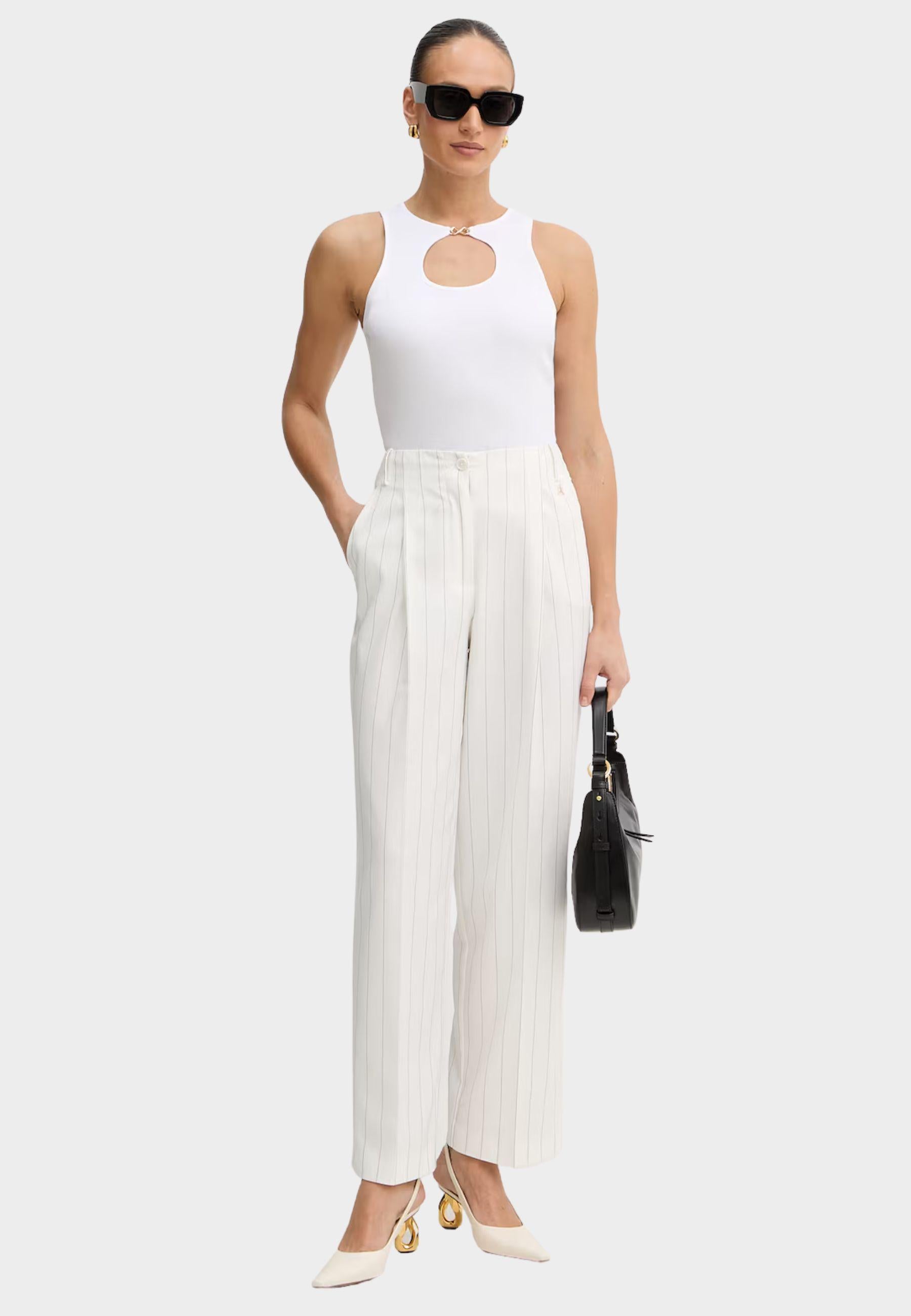 Twinset - Top smanicato in cotone con dettaglio gioiello 