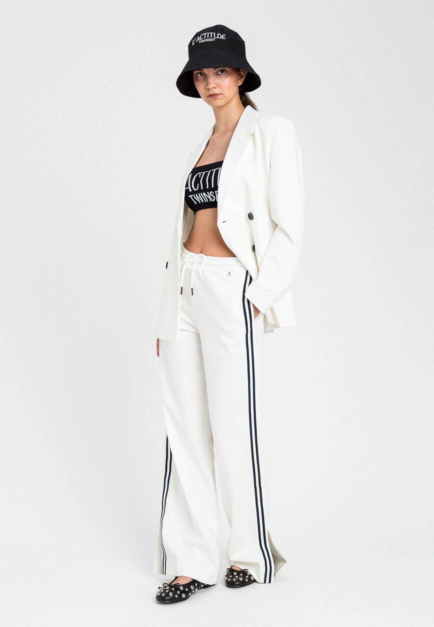 Pantalone ampio con bande laterali e spacchi - Actitude 