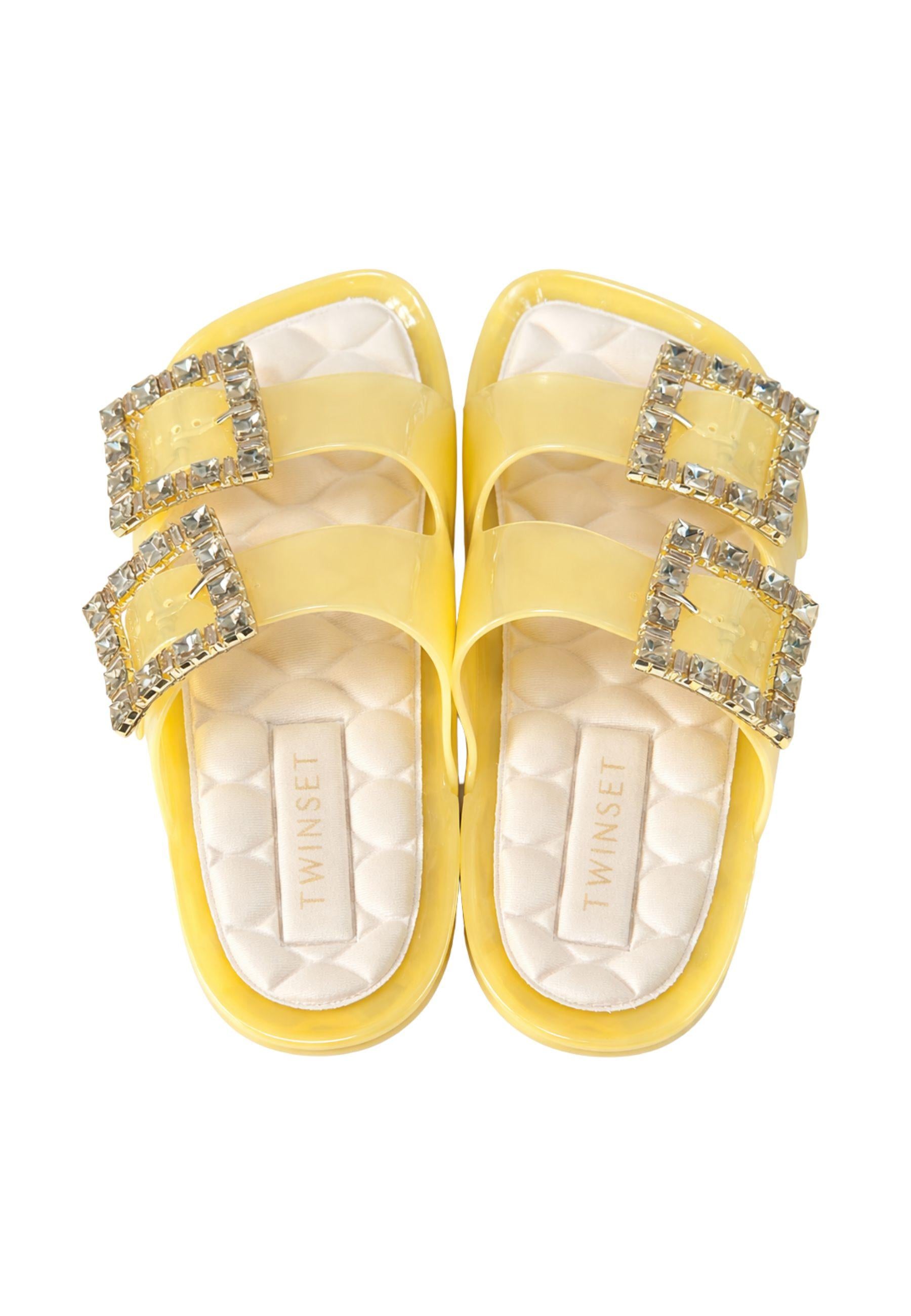 Sandali flat con maxi fibbie gioiello 