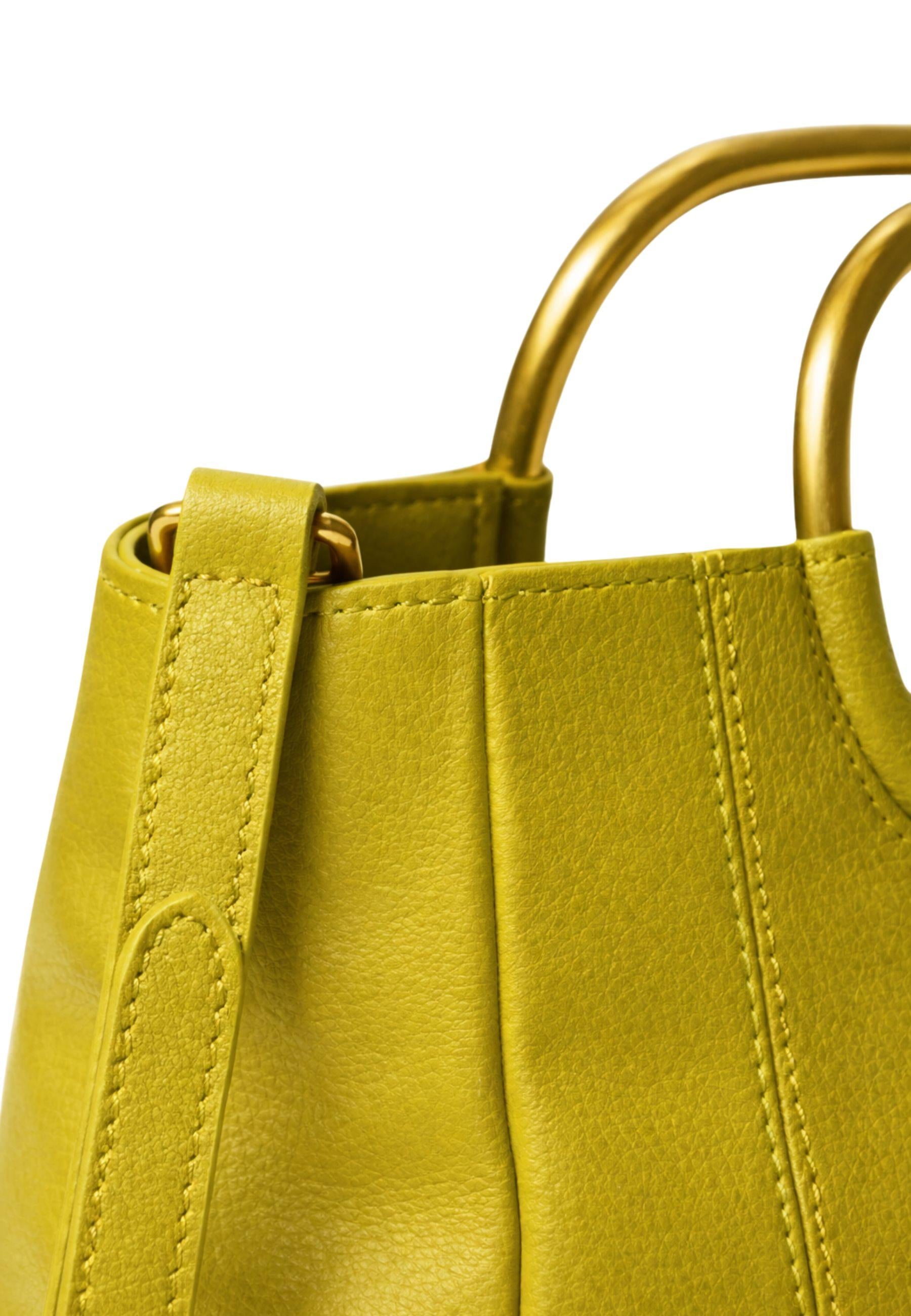 Borsa shopper in pelle con manici in metallo 