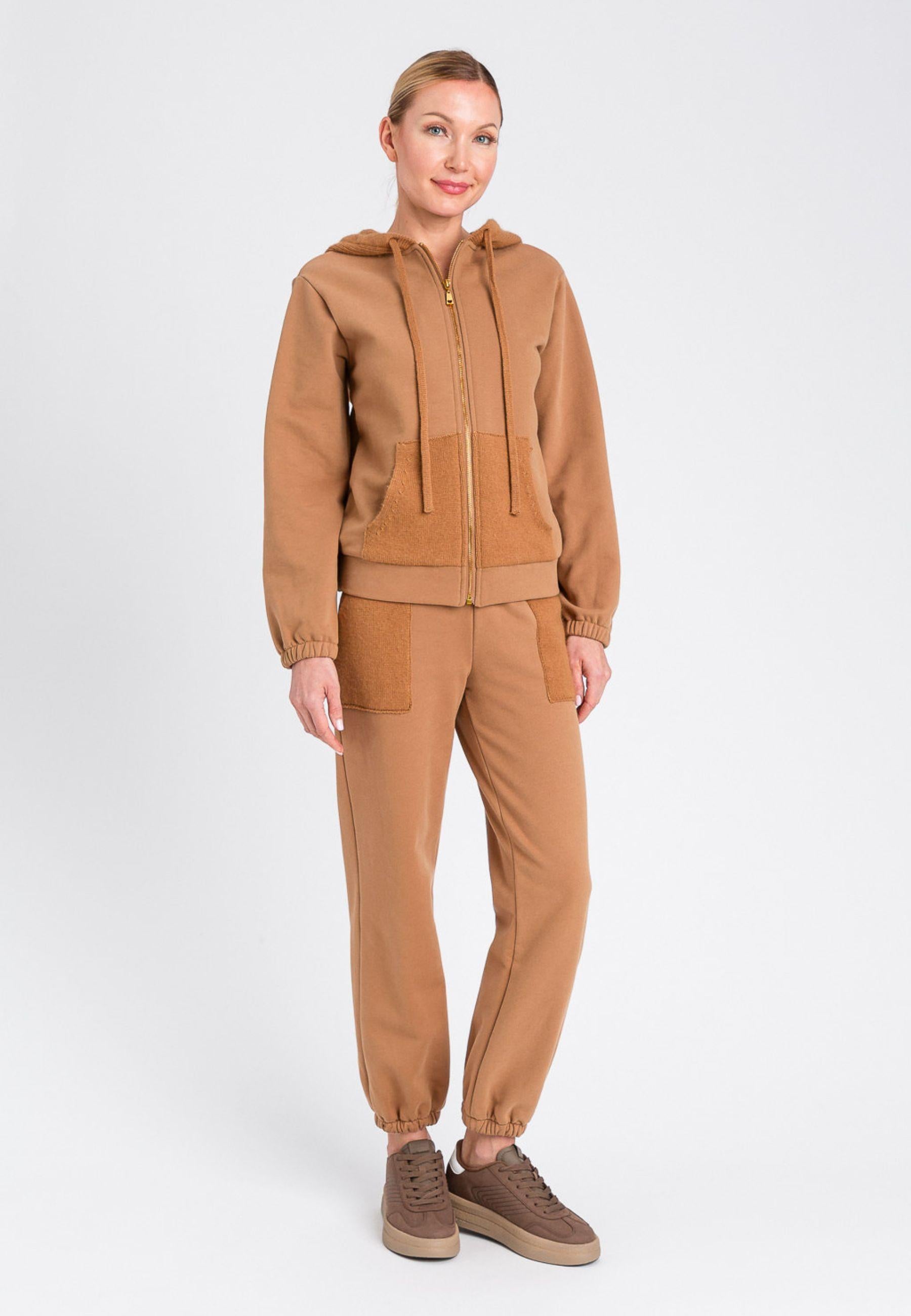 Pantaloni jogger con tasche applicate<BR/> 