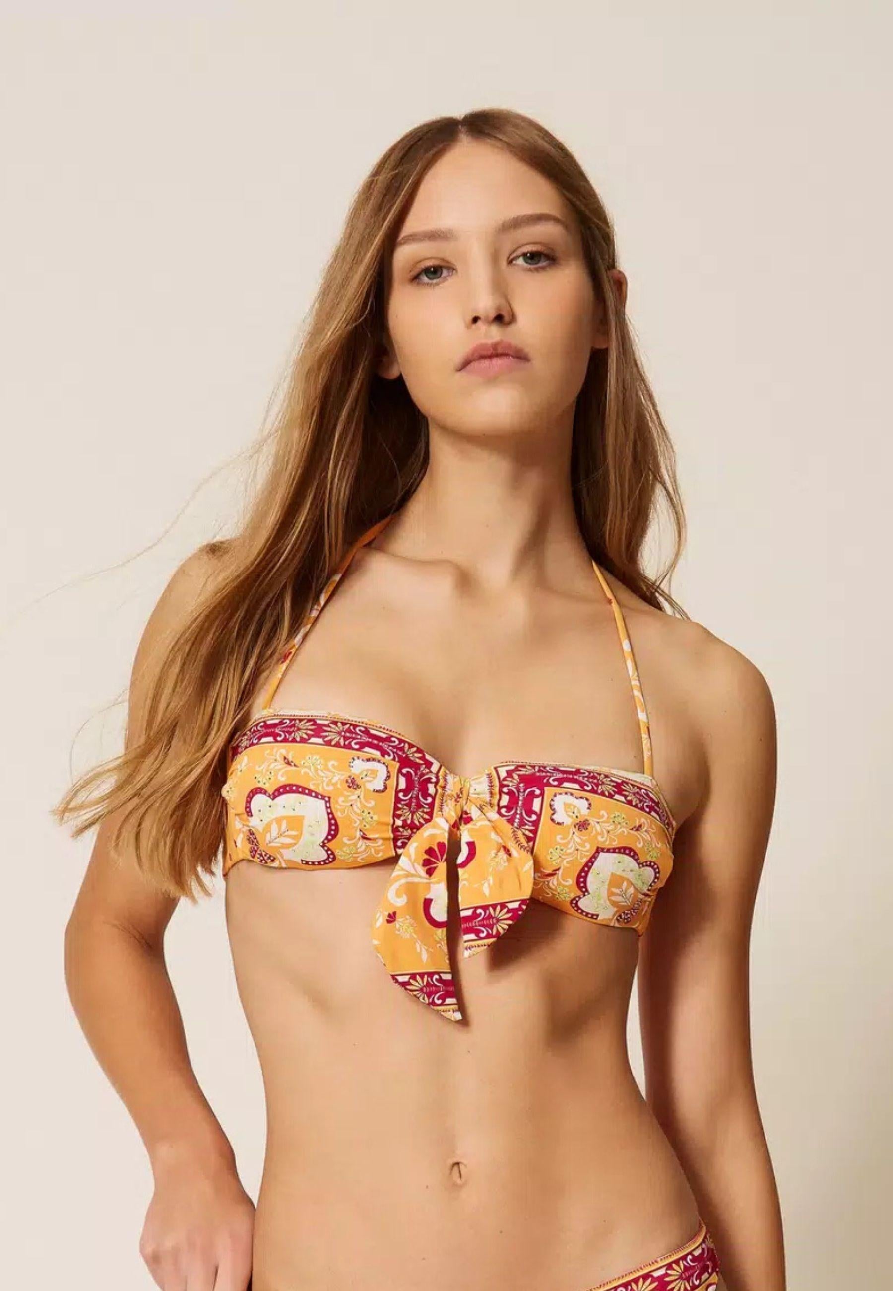 Bikini Twinset fascia e slip tanga con stampa foulard esclusiva 