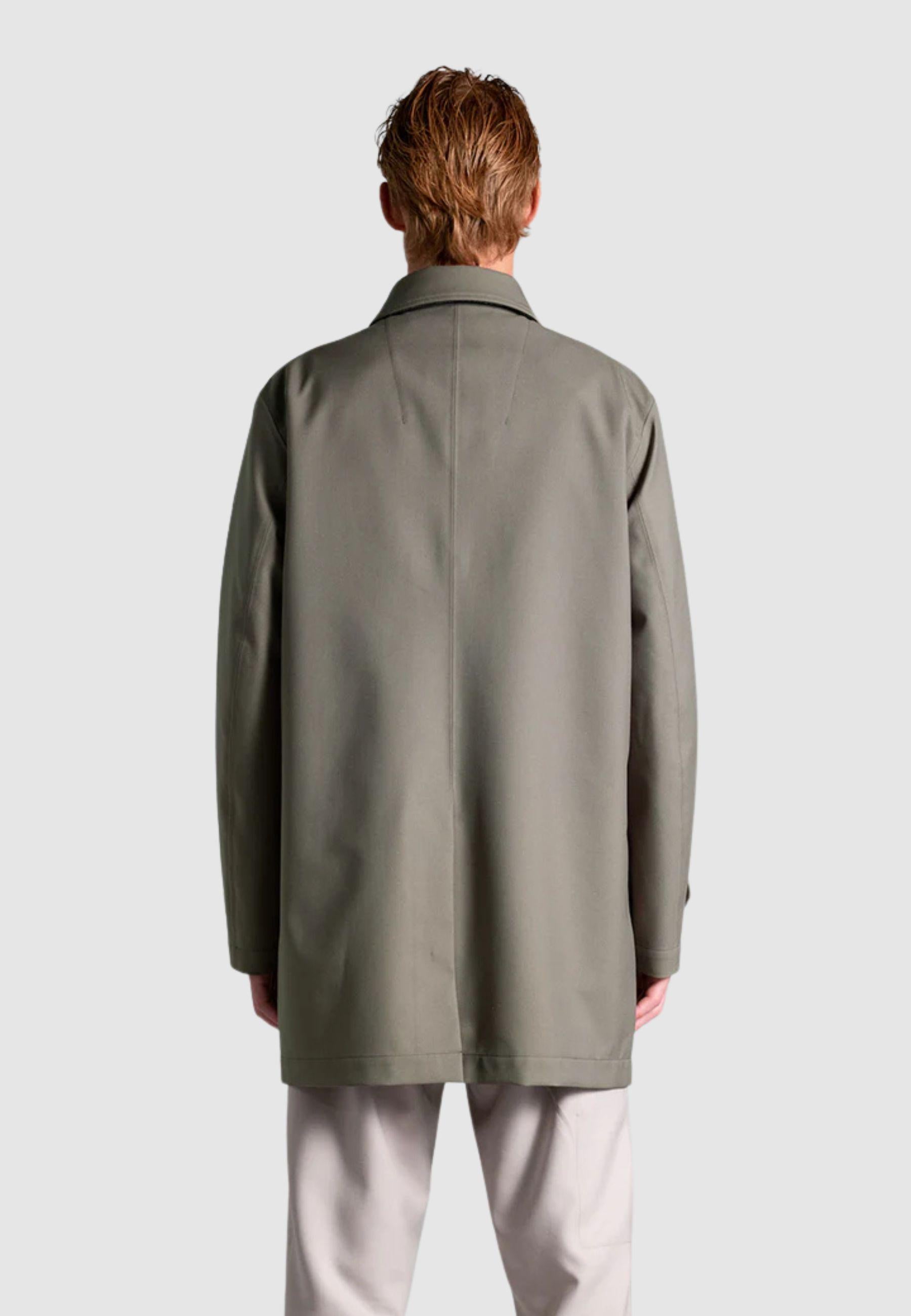 Cappotto realizzato in tessuto 3-Layer di lana tecnica 